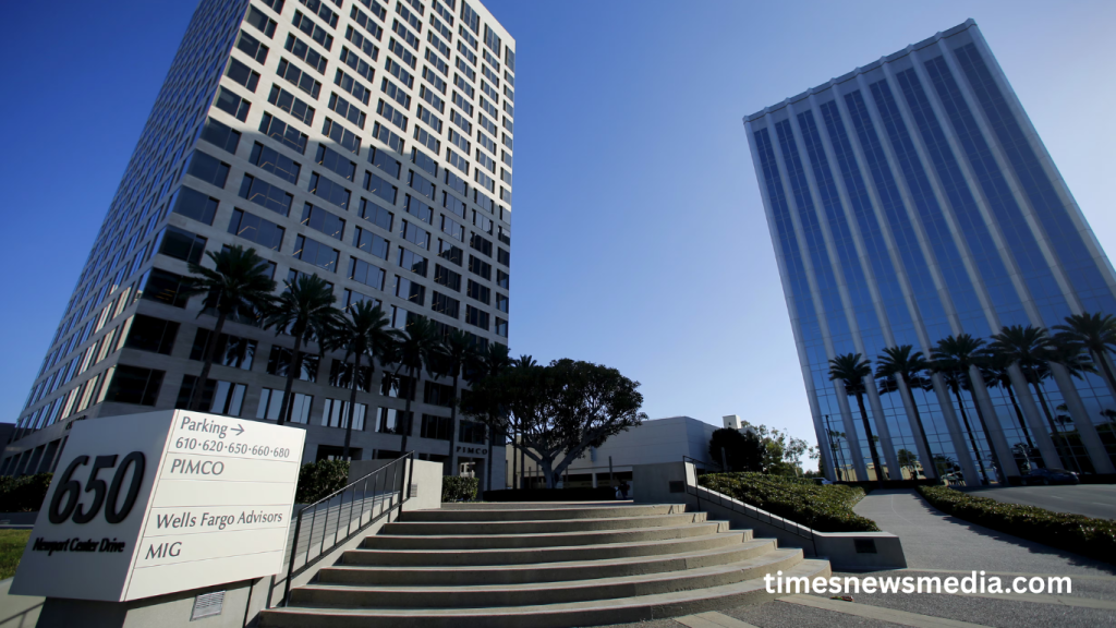 PIMCO Bearish on Dollar, Long-Term Treasuries as US Safe-Haven Status Wavers
