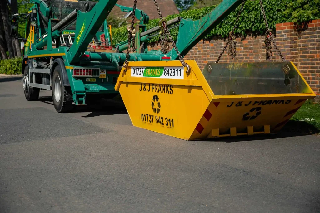 Choosing the Right Construction Skip Hire for Commercial Projects